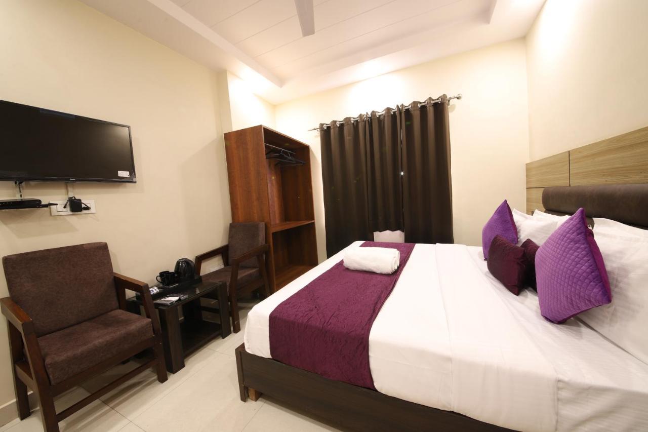 Perfect Stayz Dwarkesh - Hotel Near Haridwar Railway Station Exterior foto