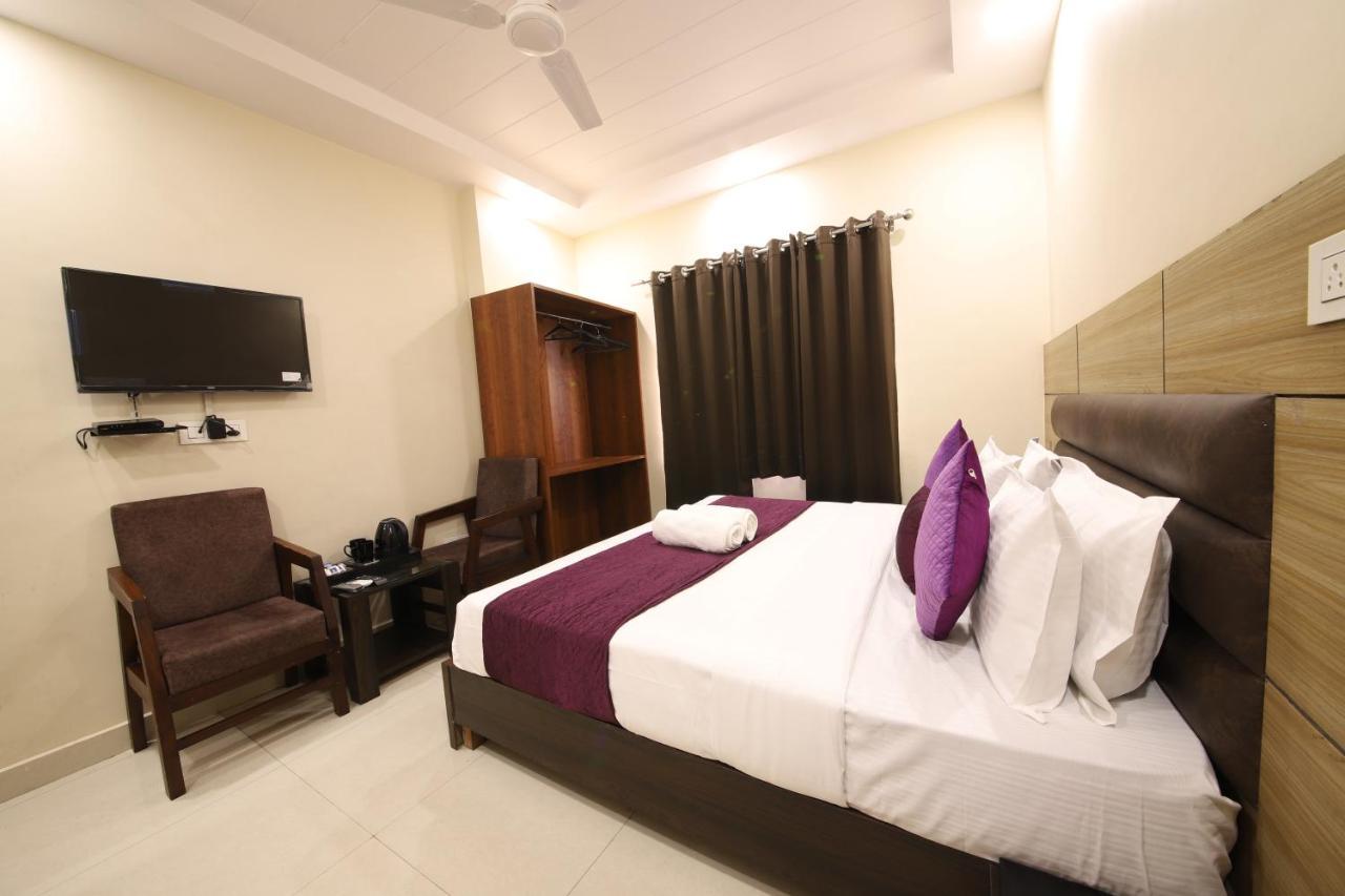 Perfect Stayz Dwarkesh - Hotel Near Haridwar Railway Station Exterior foto
